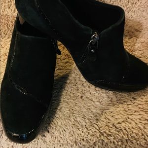 Beautiful black pumps